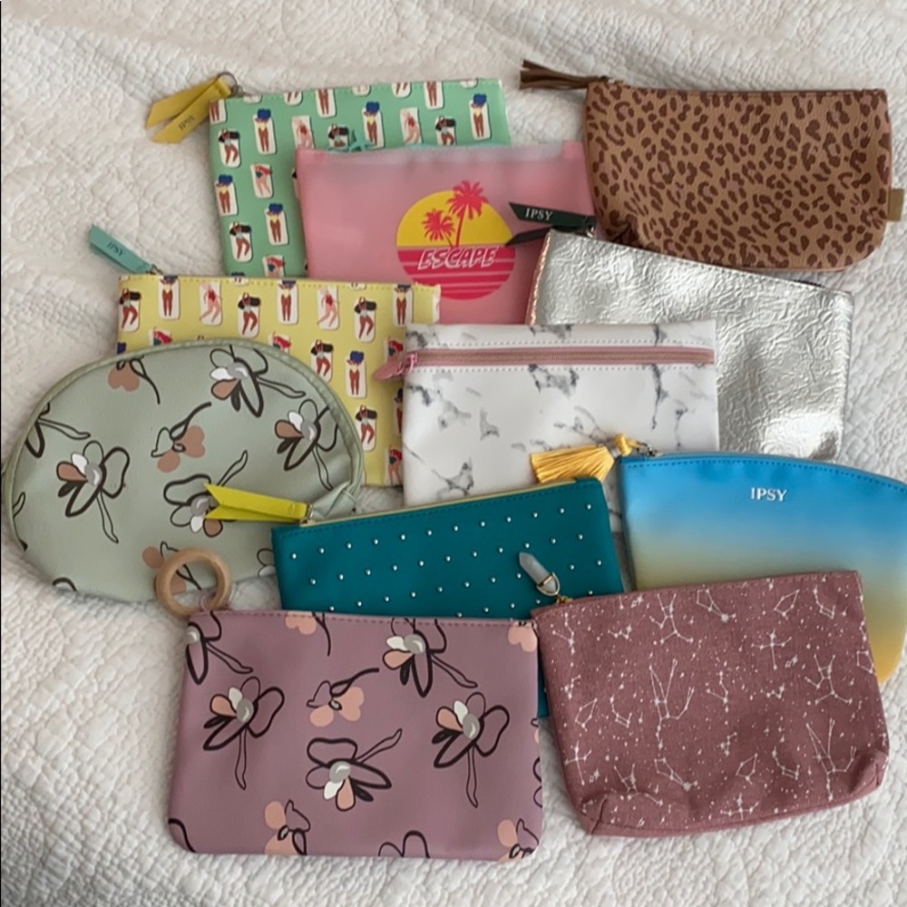 Ipsy cosmetic bags all new never used😍❤️🥰💕